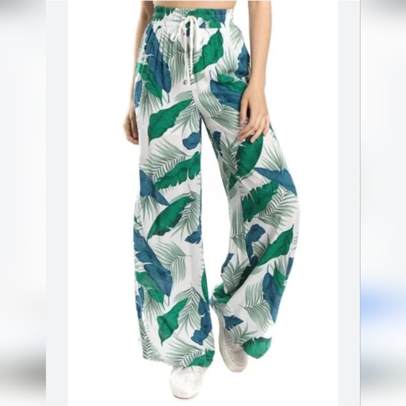 On twelfth palm set - Picture 2 of 12